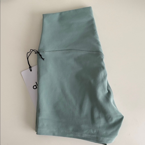 NWT Alosoft High-Waist Carefree Short Size XS - Picture 5 of 8